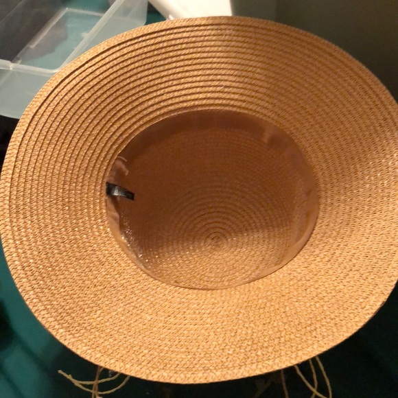 Straw hat - Picture 2 of 2